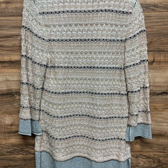 Escada size small cardigan - Picture 2 of 3